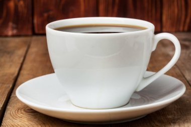 Beyaz fincan çay veya