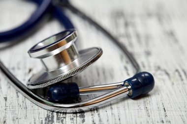 Stetoskop. Kalp hızı kontrol. Tıbbi alet. Tasarımlarınız için. Metal.