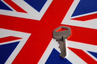 Büyük Britanya bayrağında gümüş anahtar. Yakın plan, kopyalama alanı