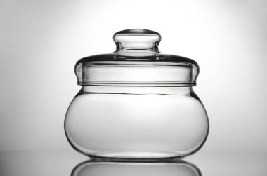 cam şekerlik gri arka plan üzerinde