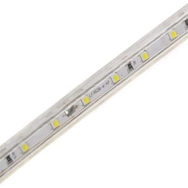 LED-Streifen isoliert auf weißem Hintergrund — Stockfoto