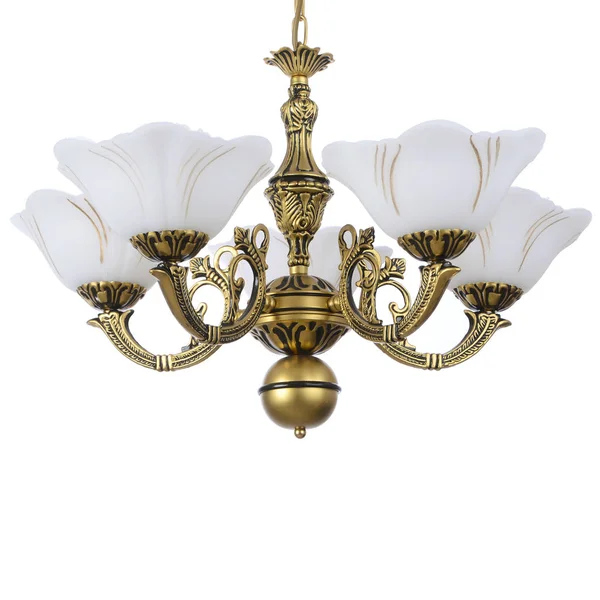 Beyaz arkaplanda izole edilmiş avize