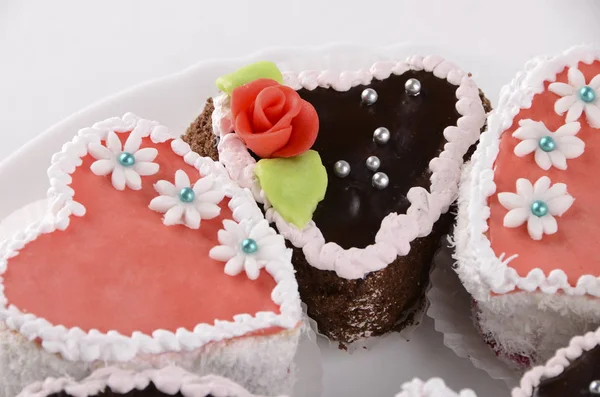 Cake heart with cream — Stock Photo, Image