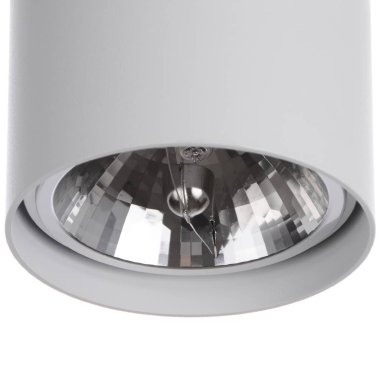 Beyaz arkaplanda izole edilmiş avize