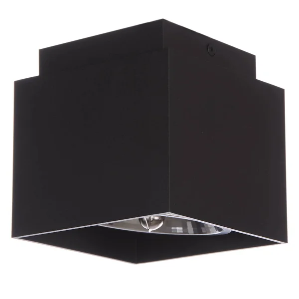 Elegante abrir maqueta de caja de regalo negro y dorado sobre fondo