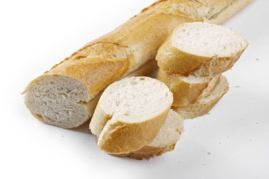 Beyaz arka plan üzerinde baget ekmek