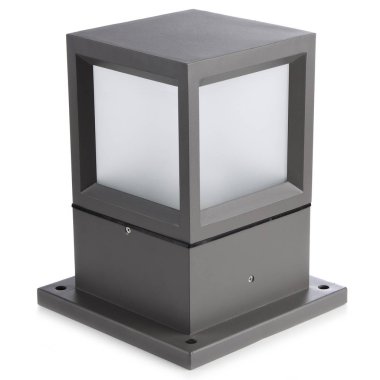 Beyaz arka plan üzerinde izole sokak ışık