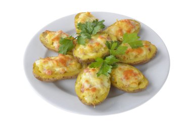 Beyaz arka plan üzerinde izole peynirli patates