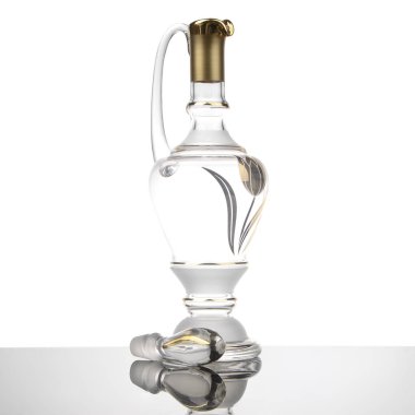 sürahi boş beyaz arka plan üzerinde izole