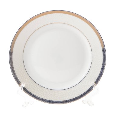 Beyaz arka plan üzerinde izole yemek tabağı boş