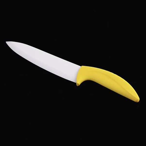 Керамический нож изолирован — стоковое фото