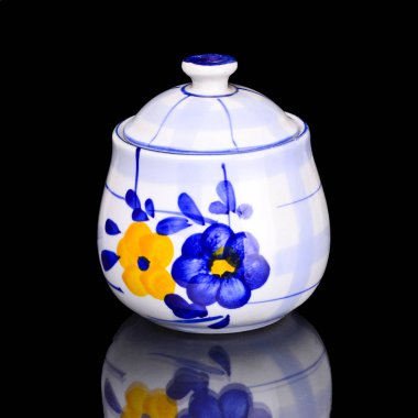 siyah arka plan üzerine izole şekerlik