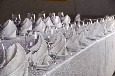 Restoranda masa ayarları