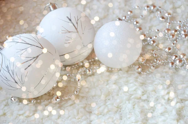 Dekor Für Ein Frohes Weihnachts Und Neujahrsfest Silberne Farbe Weihnachtskugeln — Stockfoto