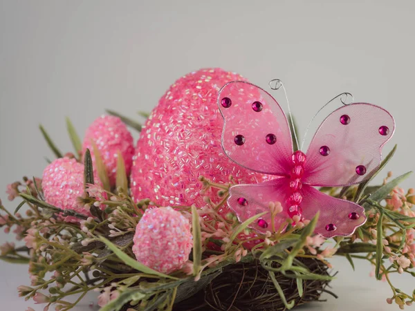 Pink Green Nest Wreath Large Pink Easter Egg Smaller Pink — Stock Photo, Image