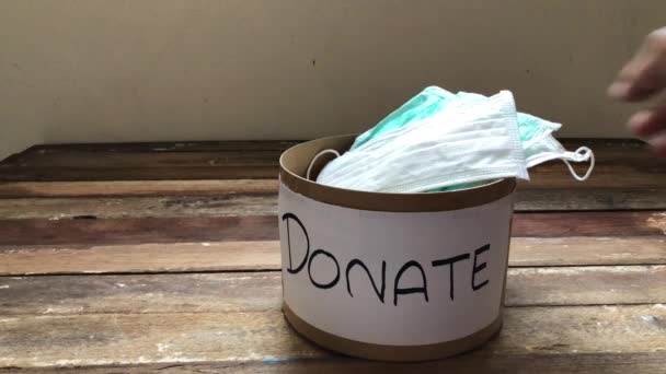 Donación Para Virus Prevenido Covid Concept Donate Caja Tiene Máscaras — Vídeo de stock