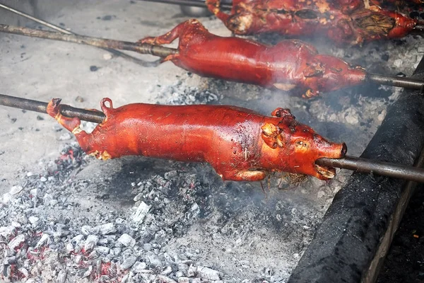 Crispy Lechon Being Roasted Burning Charcoal Pit Pork Dish Prepared — Stock Photo, Image
