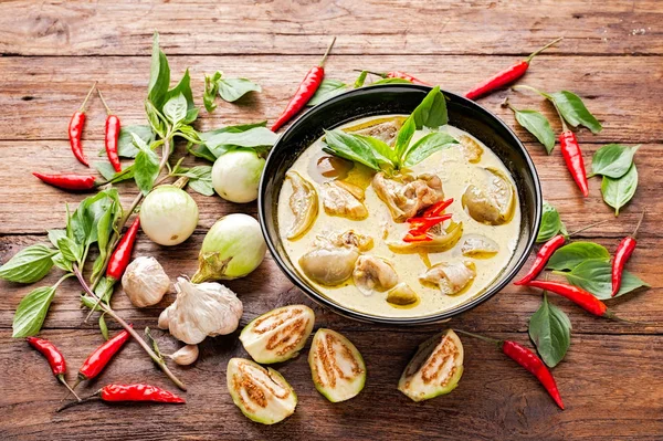 Tay gıda yeşil köri tavuk 