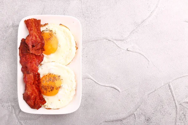 Fried Egg Bacon Plate — Stock Photo, Image
