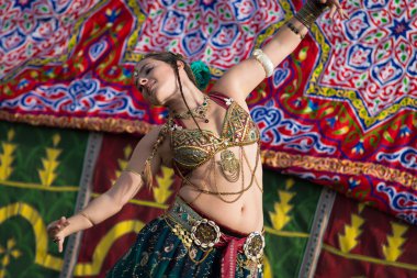 Al mossassa kutlaması Bellydancer
