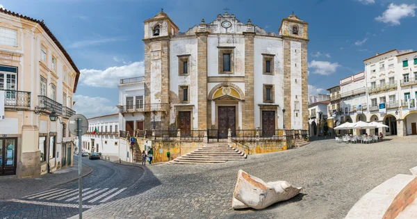 Santo Antao kyrka i torget Giraldo, Évora, Portugal — Stockfoto