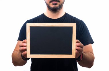 bir boş yazı tahtası beyaz bir arka plan üzerinde izole tutan adam