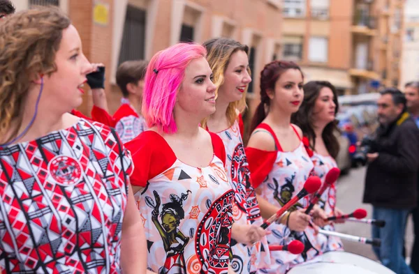 Badajoz, Spain, saturday. February.20. 2017 Participants in colorful costumes take part in the marimanta parade — Stock Photo, Image