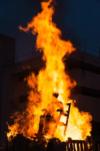 Marimanta in fiamme per festeggiare il carnevale — Foto Stock