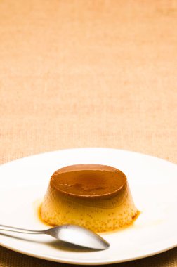 Lezzetli yumurta puding