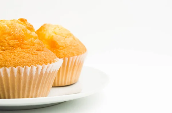 Muffins, isolerad på vit bakgrund — Stockfoto