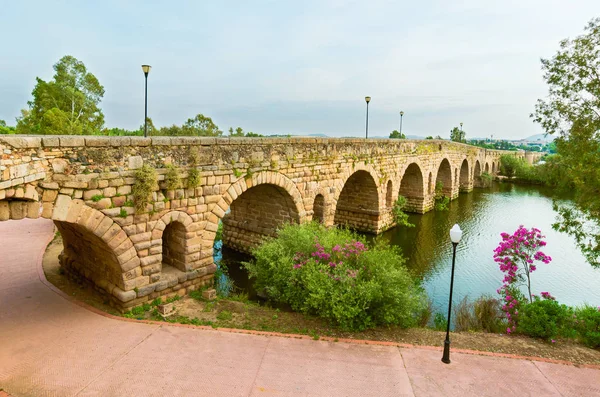 Puente romano en Mérida —  Fotos de Stock