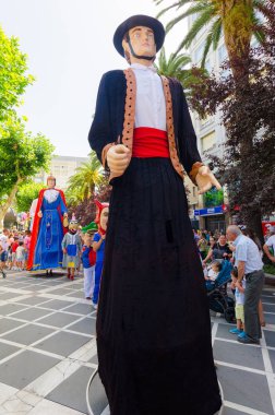 Devler ve büyük başları-Badajoz