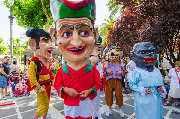 Devler ve büyük başları-Badajoz