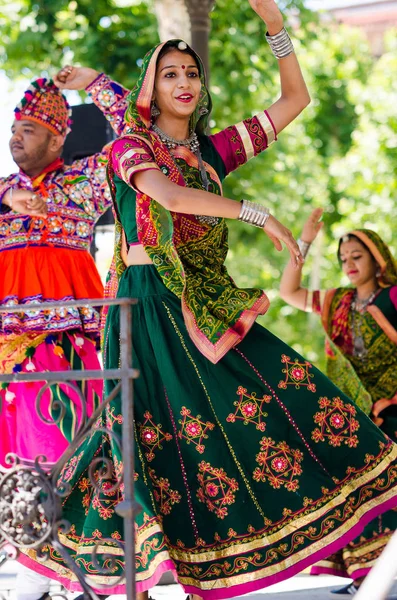 Festivali'nde Hint dansçılar