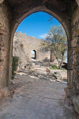 Montanchez Kalesi 'ndeki kapı, Caceres, Extremadura, İspanya