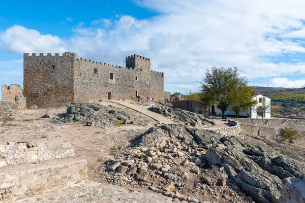 Castillo medieval de Montanchez, Cáceres, Extremadura, España — Foto de Stock