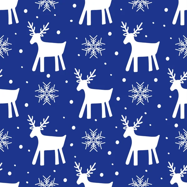 Weihnachten Muster mit weißen Rentieren und Schneeflocken isoliert auf blauem Hintergrund — Stockvektor