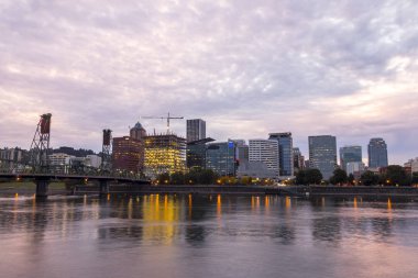 Portland, Oregon, ABD 'de güzel bir gün batımı. Portland Oregon 'da günbatımı.