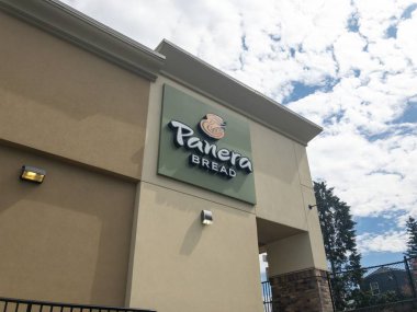 Portland, Oregon / USA - 2019 Panera Ekmek Perakendecisi. Panera, Fast Rastgele Restoranlar Zinciri 'dir. İyi yemek ve bedava Wi-Fi sunar..