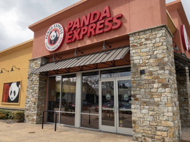 Portland, Oregon / USA 2019 dolaylarında bir Panda Express mağazasının girişi. Panda Express, Amerika 'nın en büyük operatörlerinden biridir..
