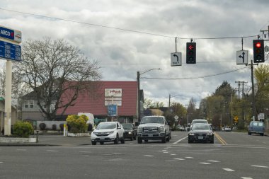 Portland, OR / USA - 29 Mart 2020: POK POK Wing Thai restoranı Coronavirus COVID-19 nedeniyle geçici olarak kapatılmaya karar verdi.