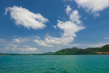 Koh Yao Yai Körfezi manzarası var.