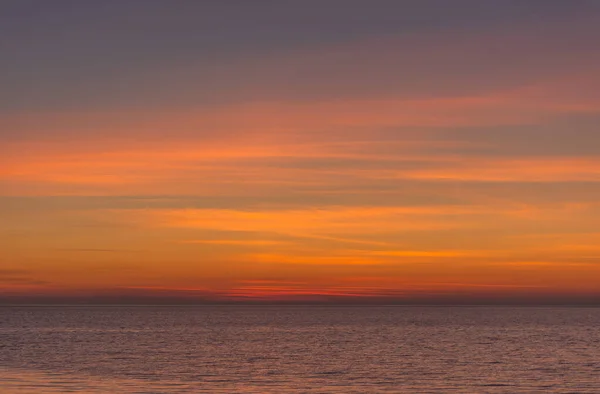 Brillante Crepúsculo Puesta Sol Cielo Sobre Mar Maravilloso Cielo Después — Foto de Stock
