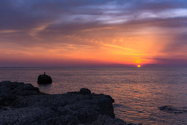 Schöner Orangefarbener Sonnenuntergang Über Dem Meer Die Sonne Geht Horizont — Stockfoto