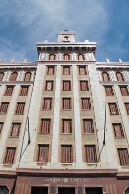 Küba Havana 'daki tarihi sanat deco Bacardi binası.