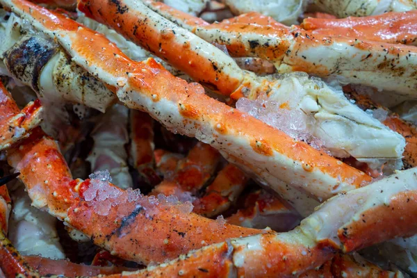 Alaskan King Crab Legs Ice Att Tthe Fsh Market — Stock Photo, Image