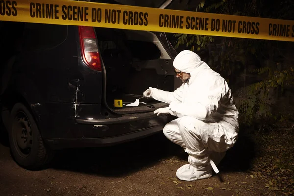 Levantamiento de pruebas - Huellas de olor en el lugar del crimen — Foto de Stock