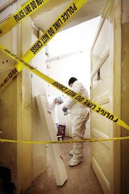 Olay teknisyen iş yerinde konum