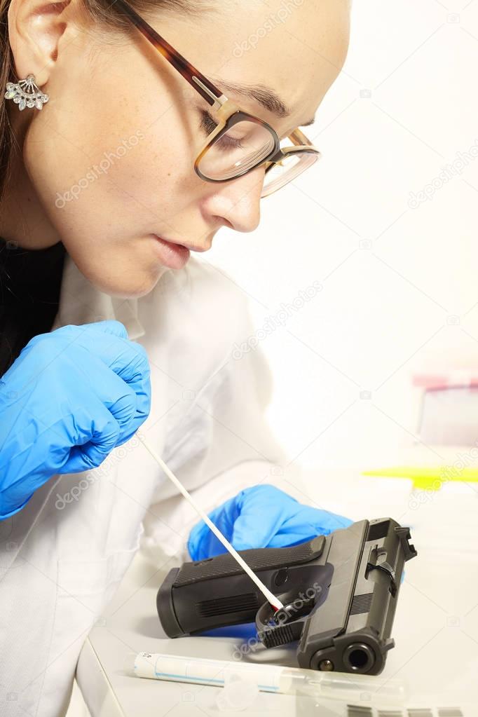 Swabbing of DNA sample from handgun