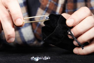 Eski stil elmas kaçakçısı denetimi geri sayıma taşlar 